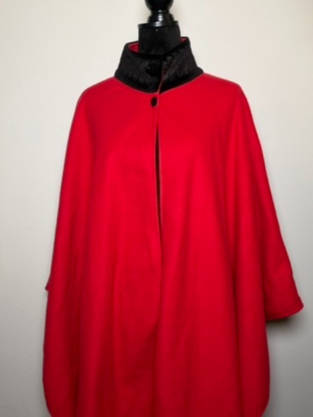 Vintage Amanda Smith Red Fleece Cape Coat Black Velvet Collar One Size